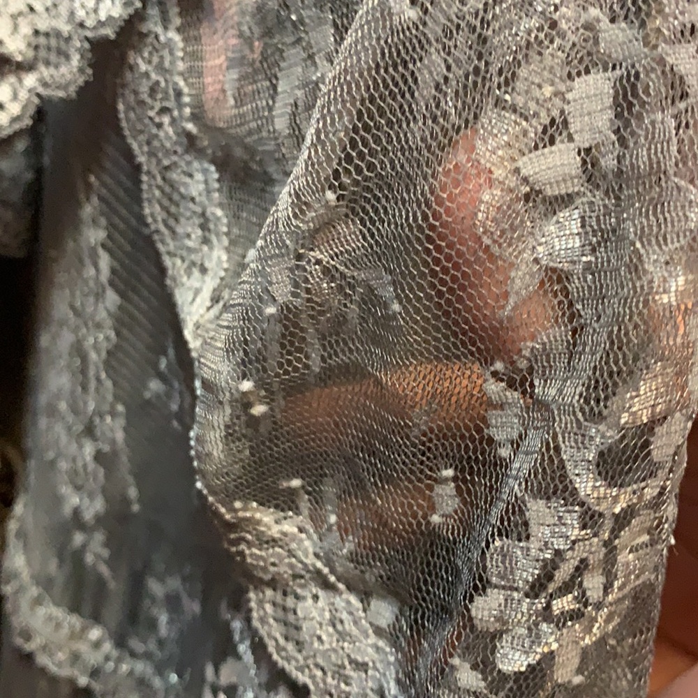 POL Front Button Closure Ruffle Detail Halter - Picture 6 of 12